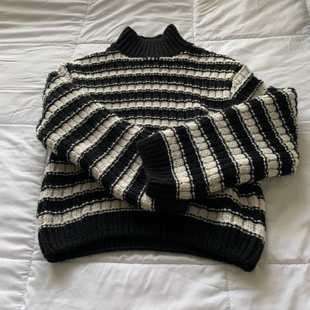 Super cozy oversized knit sweater/jumper